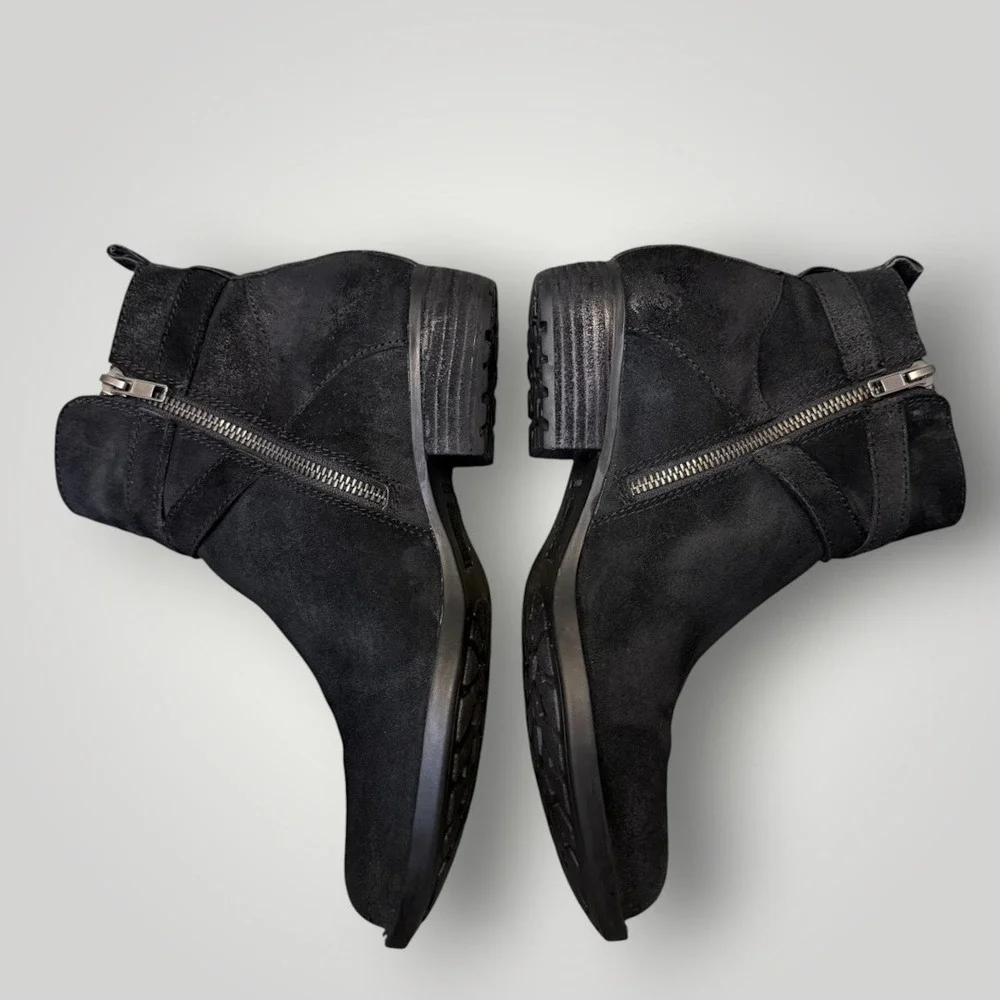 Born Kerri Black Distressed Suede Ankle Boots Moto Buckle Zip BR0011909 Womens 9